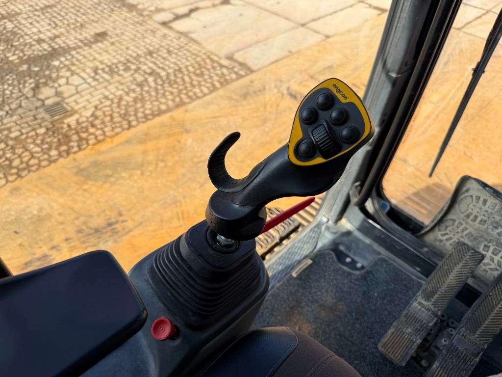 Liebherr R930 LC V - FULL SPEC / OilQuick / Joystick Ride Foto 10