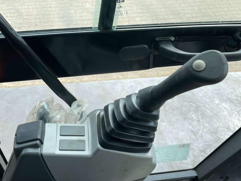 Caterpillar 323D3 Foto 25