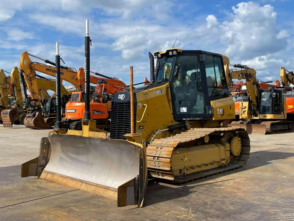 Caterpillar D2 LGP 12A | LEICA GPS Foto 2