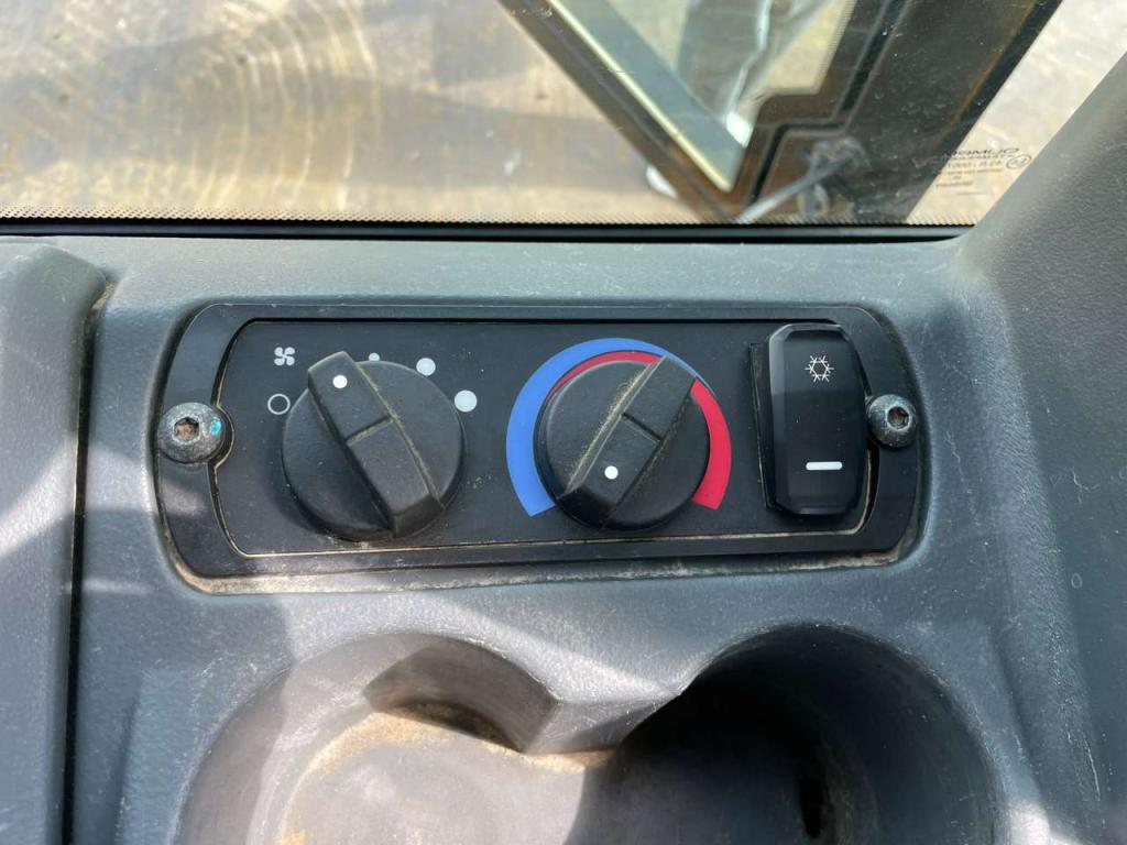 Caterpillar D2 LGP 12A | LEICA GPS Foto 27