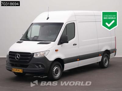 Mercedes-Benz Sprinter 317 CDI Automaat 2025 Model L2H2 170PK LED Navi Airco Cruise Camera 10inch MBUX CarPlay Pa in vendita da BAS World B.V.