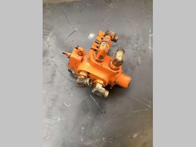 Distributore idraulico per Fiat Hitachi EX 235 in vendita da Massucco T. Srl Area Ricambi