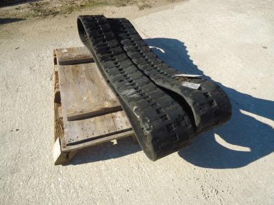 Cingolo in gomma per ESCAVATORI 17 Q.LI MISURA 230X48X70K in vendita da OLM 90 Srl