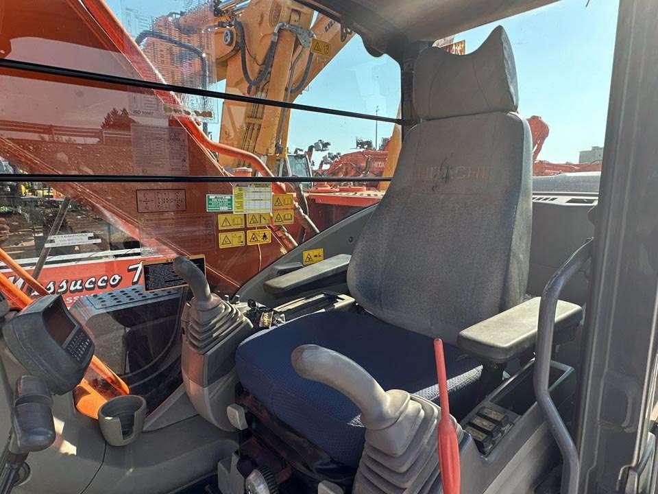 Hitachi ZX240N-3 Foto 13