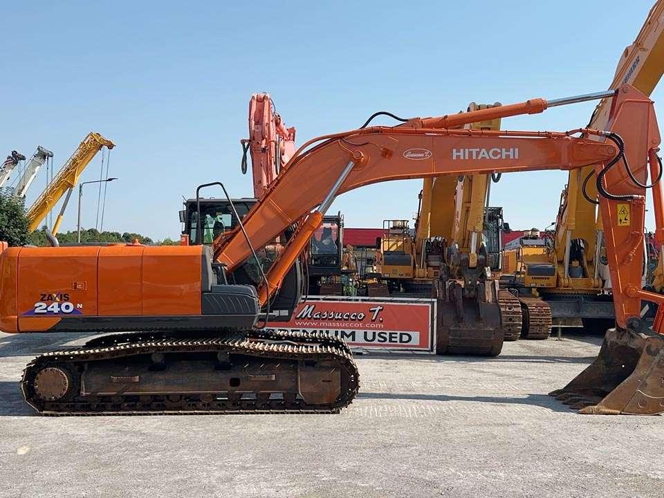 Hitachi ZX240N-3 Foto 19