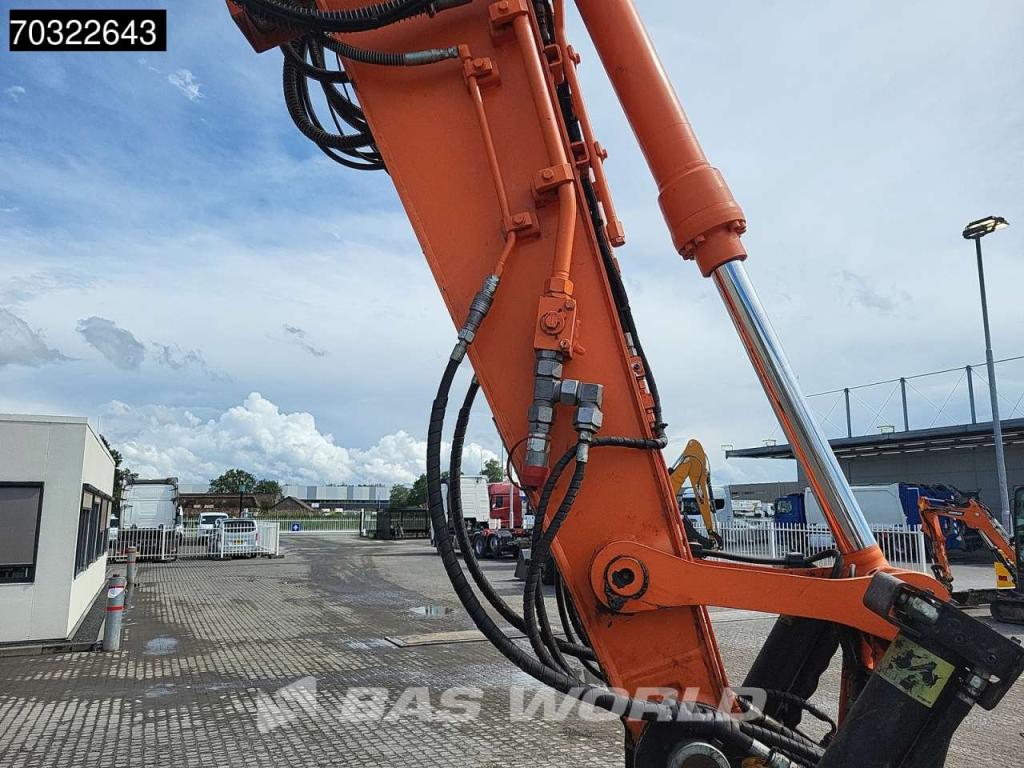 Hitachi ZX140W -5B Foto 11