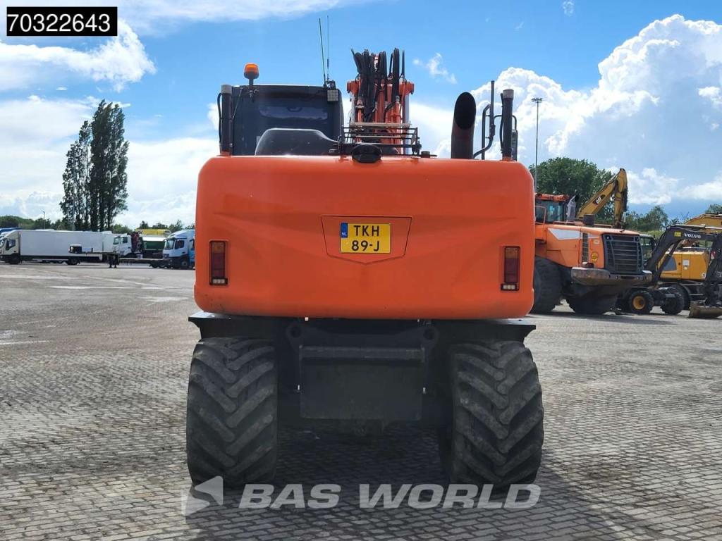 Hitachi ZX140W -5B Foto 3
