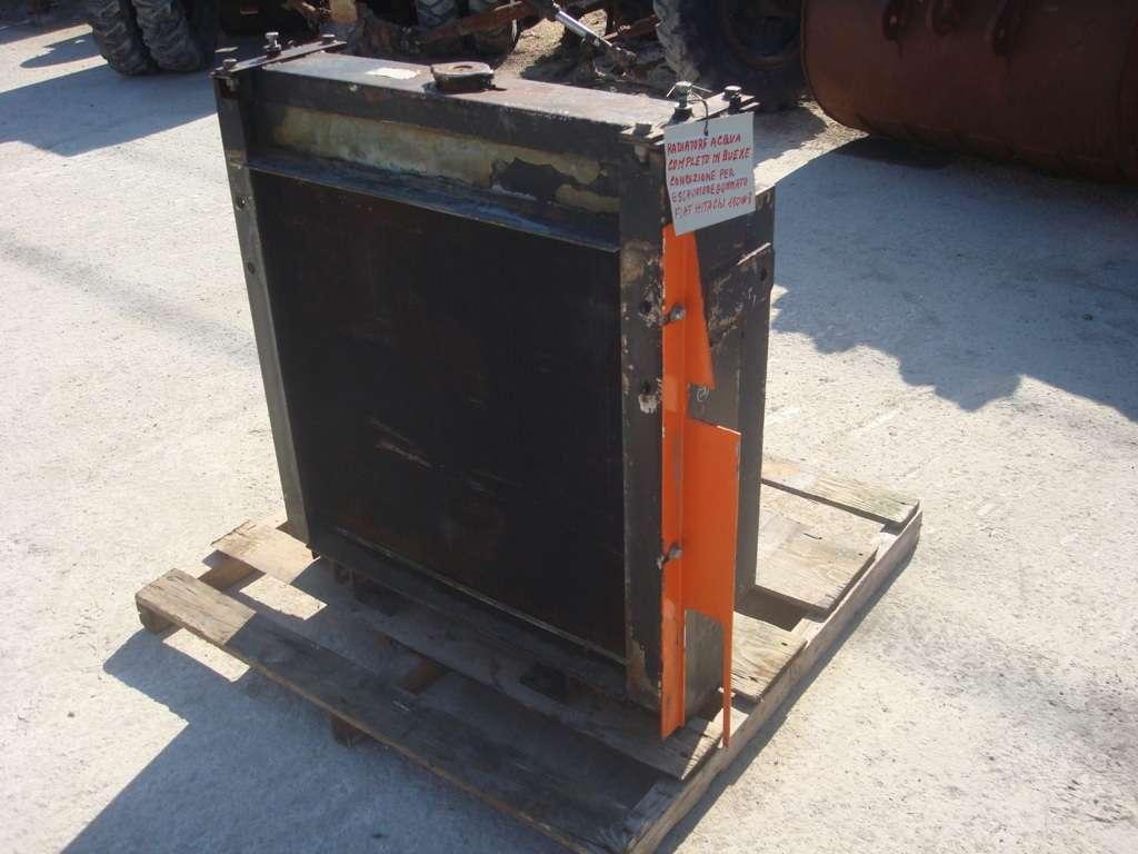 Radiatore acqua per Fiat Hitachi 150W3 Foto 1