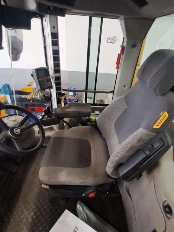 Volvo L120H Foto 23