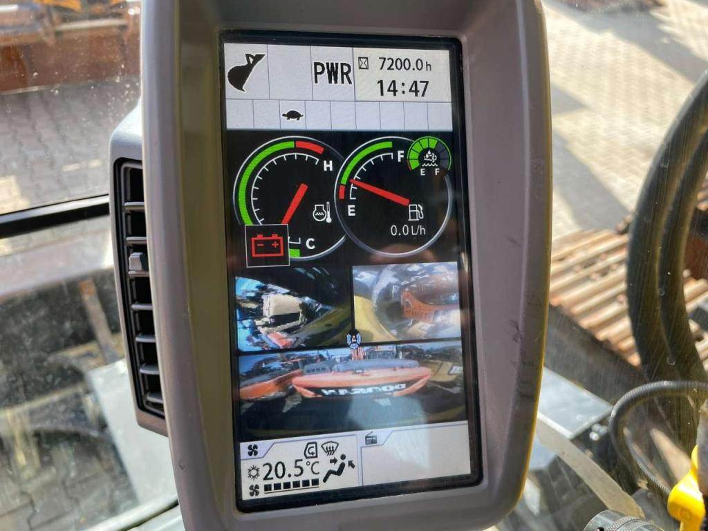 Hitachi ZX225USLC-6 Foto 28