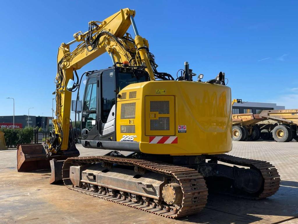 Hitachi ZX225USLC-6 Foto 3