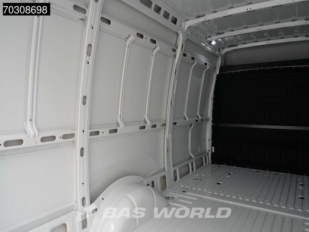 Iveco Daily 35S18 3.0L Automaat L2H2 180PK ACC Airco Cruise Camera Parkeersensoren CarPlay Stoelverwarmin Foto 10