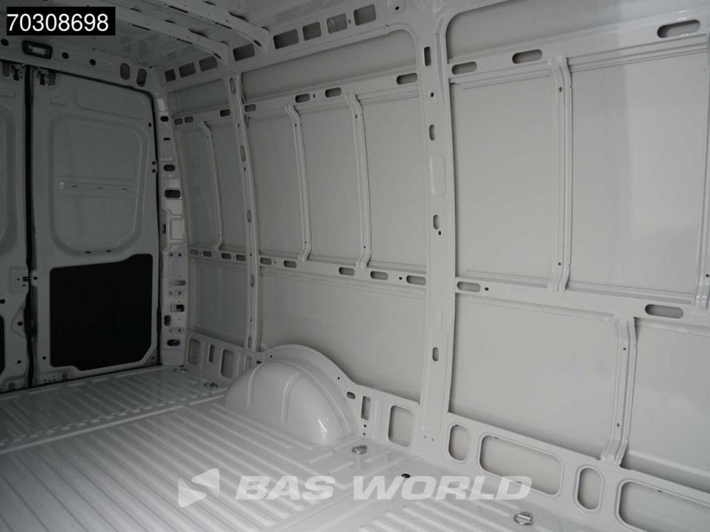 Iveco Daily 35S18 3.0L Automaat L2H2 180PK ACC Airco Cruise Camera Parkeersensoren CarPlay Stoelverwarmin Foto 11