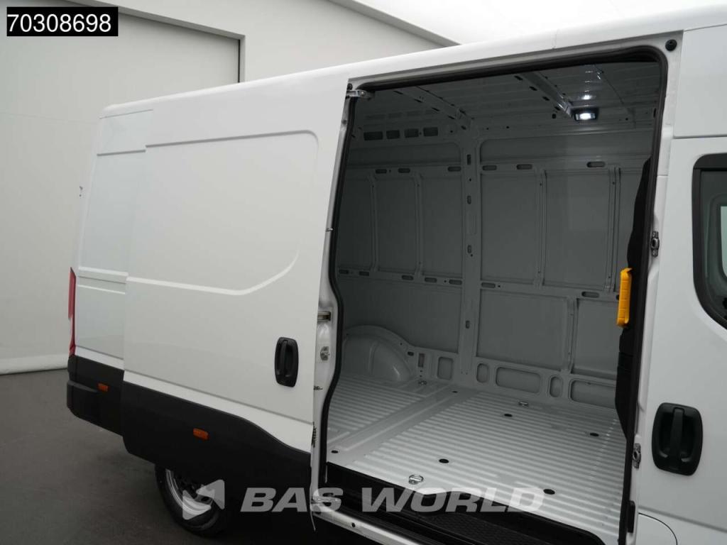 Iveco Daily 35S18 3.0L Automaat L2H2 180PK ACC Airco Cruise Camera Parkeersensoren CarPlay Stoelverwarmin Foto 12