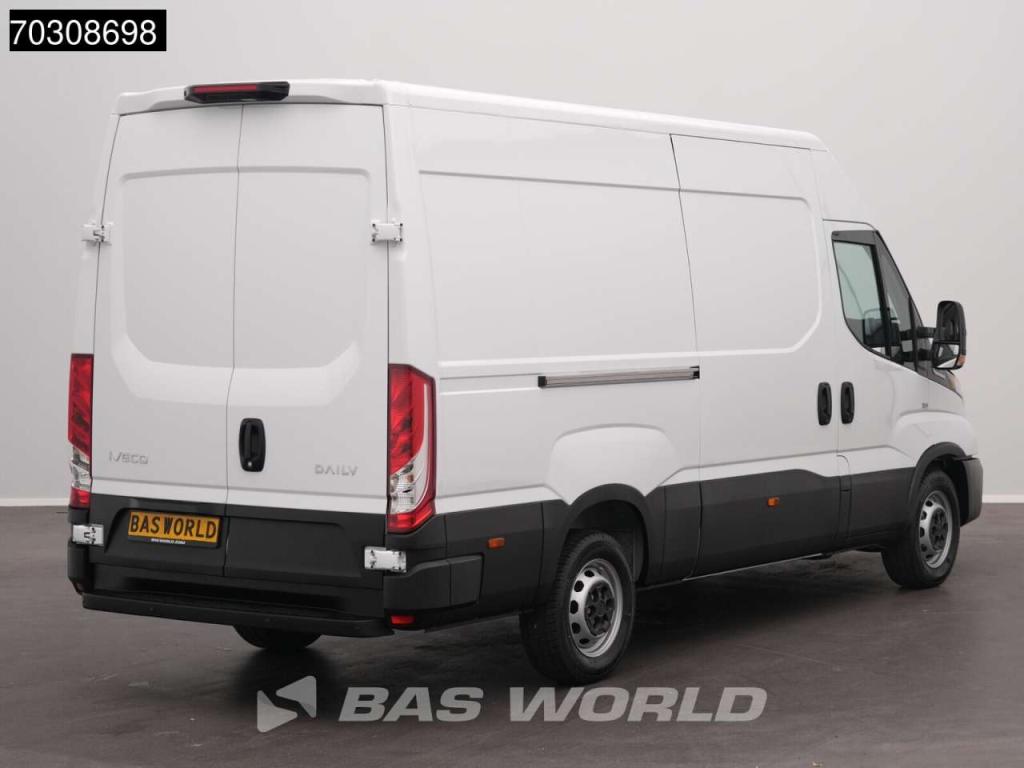 Iveco Daily 35S18 3.0L Automaat L2H2 180PK ACC Airco Cruise Camera Parkeersensoren CarPlay Stoelverwarmin Foto 7