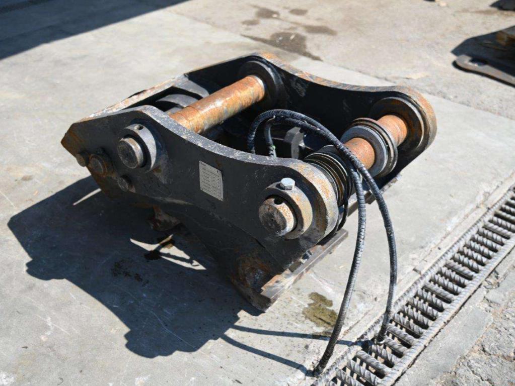 BQC 09 UNI90 for 26-35 ton excavators Foto 6