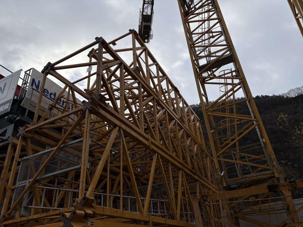 Liebherr 280 EC-H Foto 2
