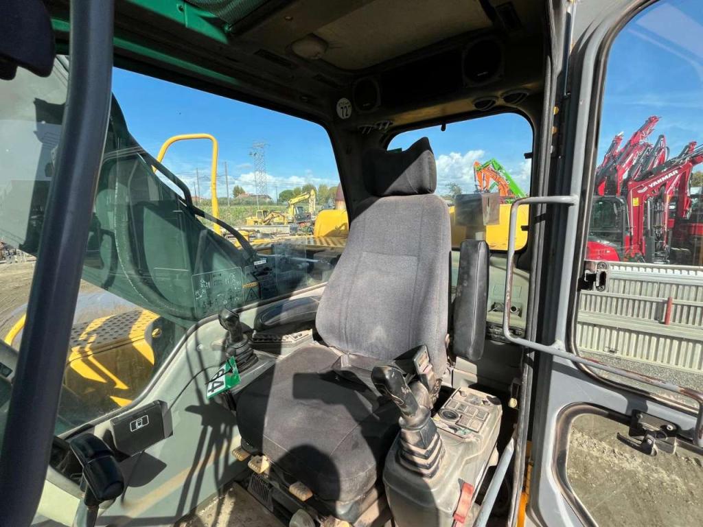 Volvo EC 210 Foto 3