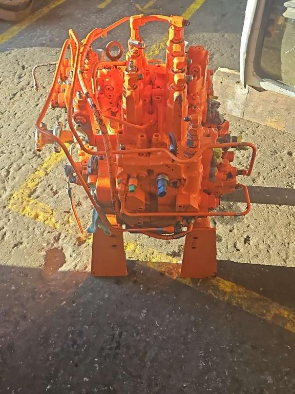 Distributore idraulico per Fiat Hitachi ex 215 Foto 1