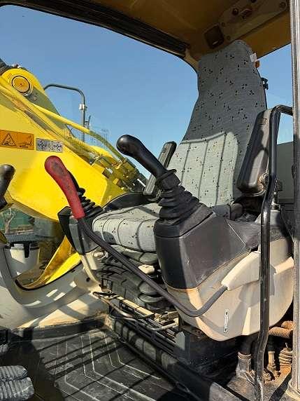 New Holland E245C Foto 18