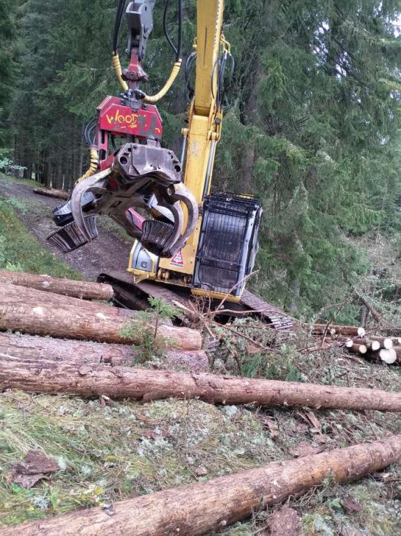 New Holland E245B Foto 5