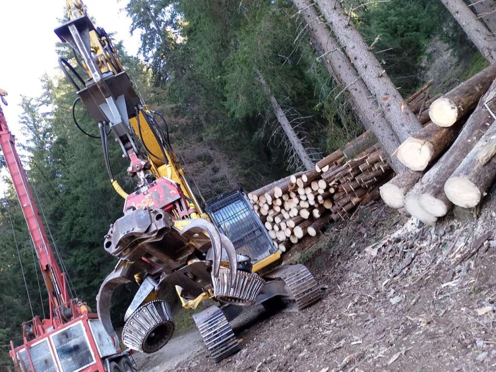 New Holland E245B Foto 8