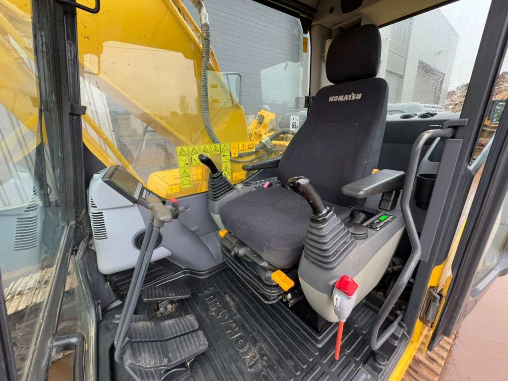 Komatsu HB215LC-1 HB Foto 26
