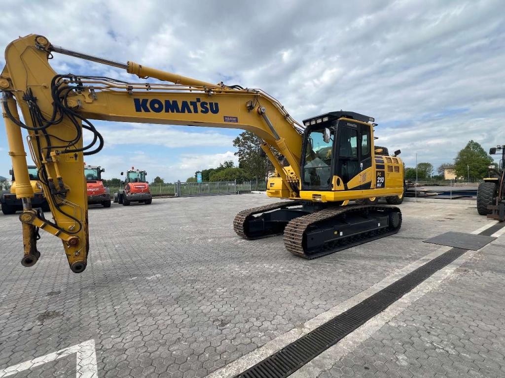 Komatsu PC210NLC-11 Foto 1