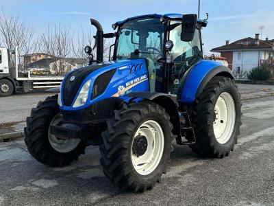 New Holland T5.120 4x4 in vendita da Massucco T. Srl