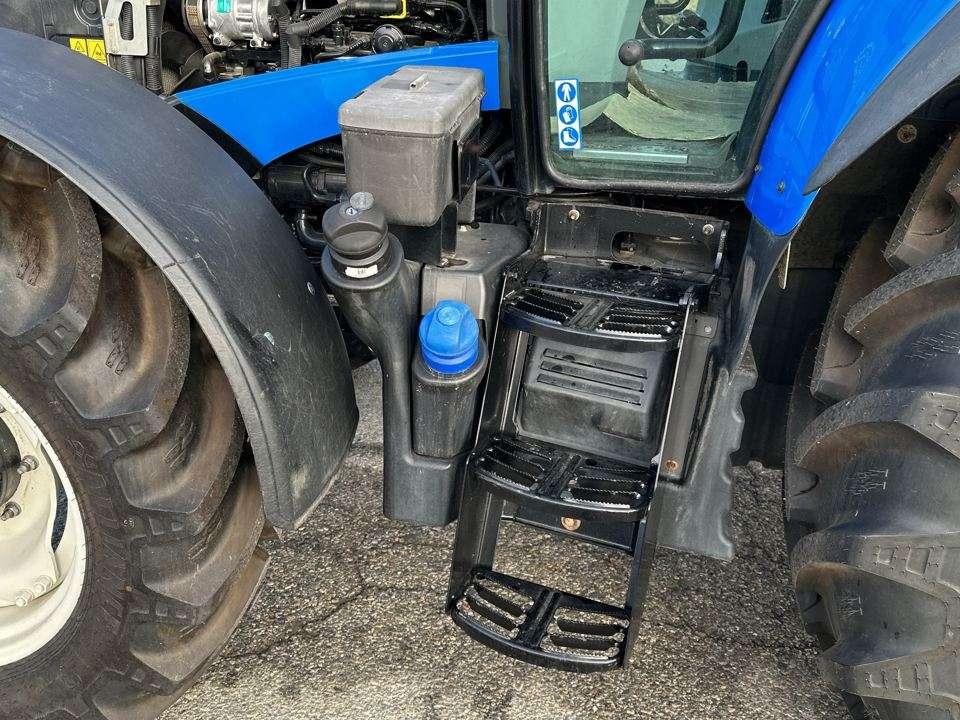 New Holland T5.120 4x4 Foto 5