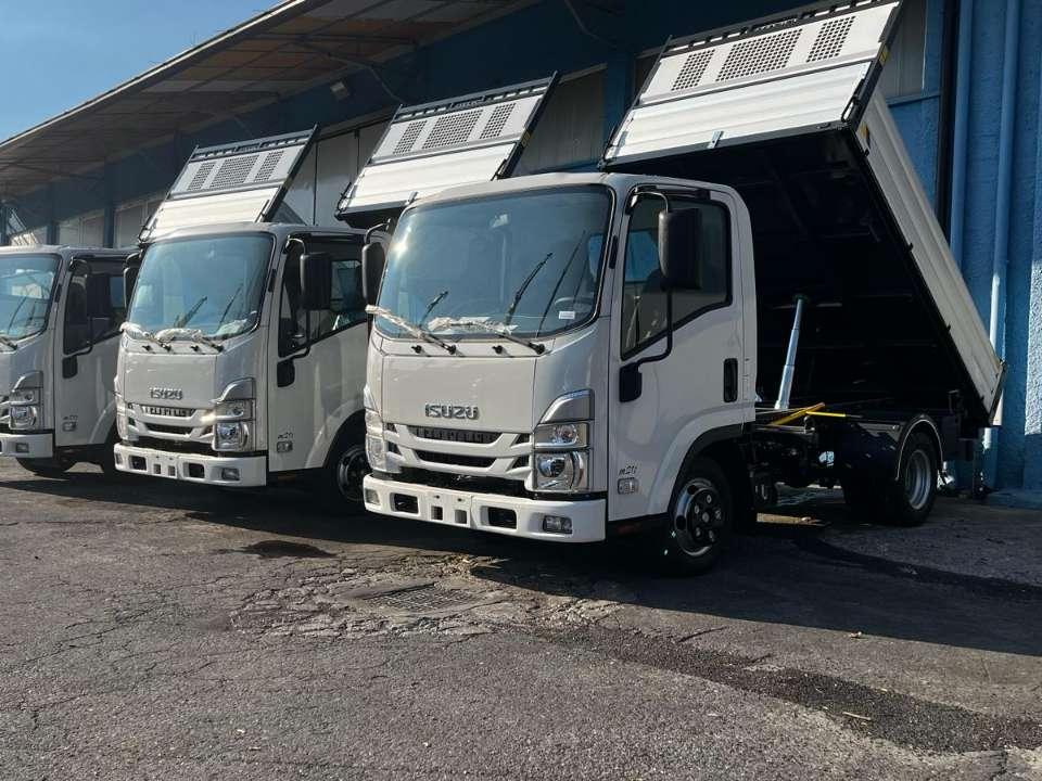 Isuzu M21 Foto 2