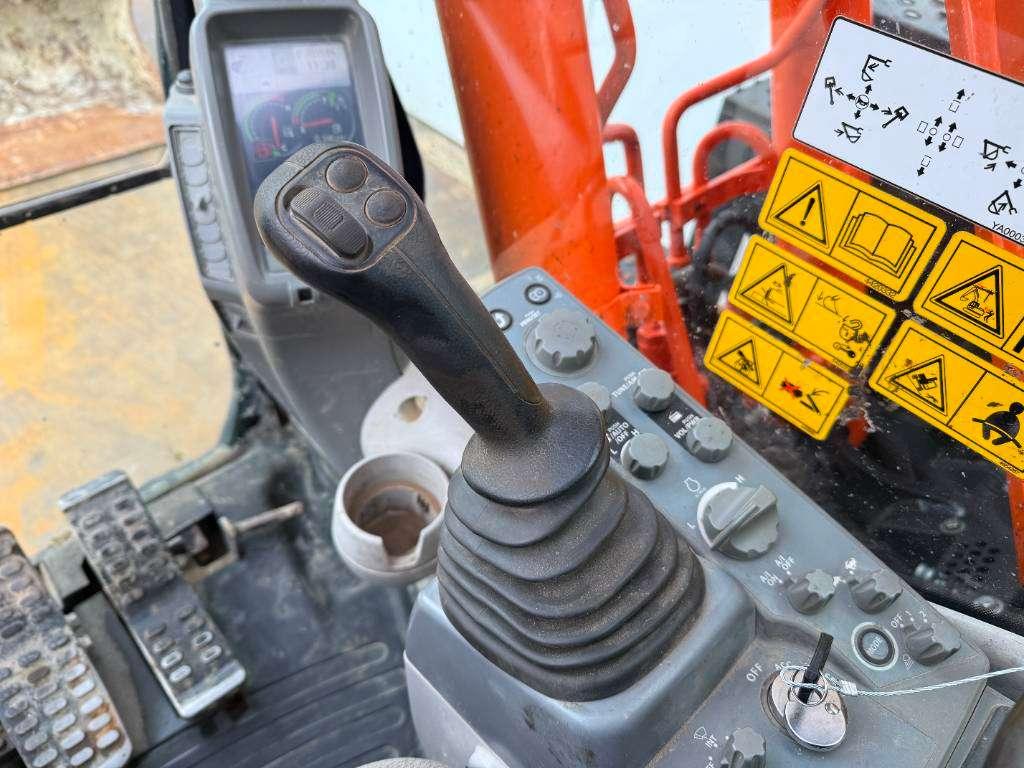 Hitachi ZX135US-6 - Hammer Lines / Automatic Greasing Foto 11