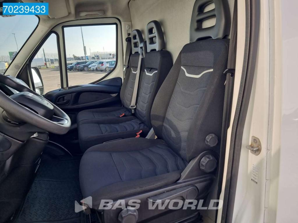 Iveco Daily 35S14 Automaat Nwe model L2H2 3500kg trekhaak Airco Cruise 12m3 Airco Trekhaak Cruise control Foto 22