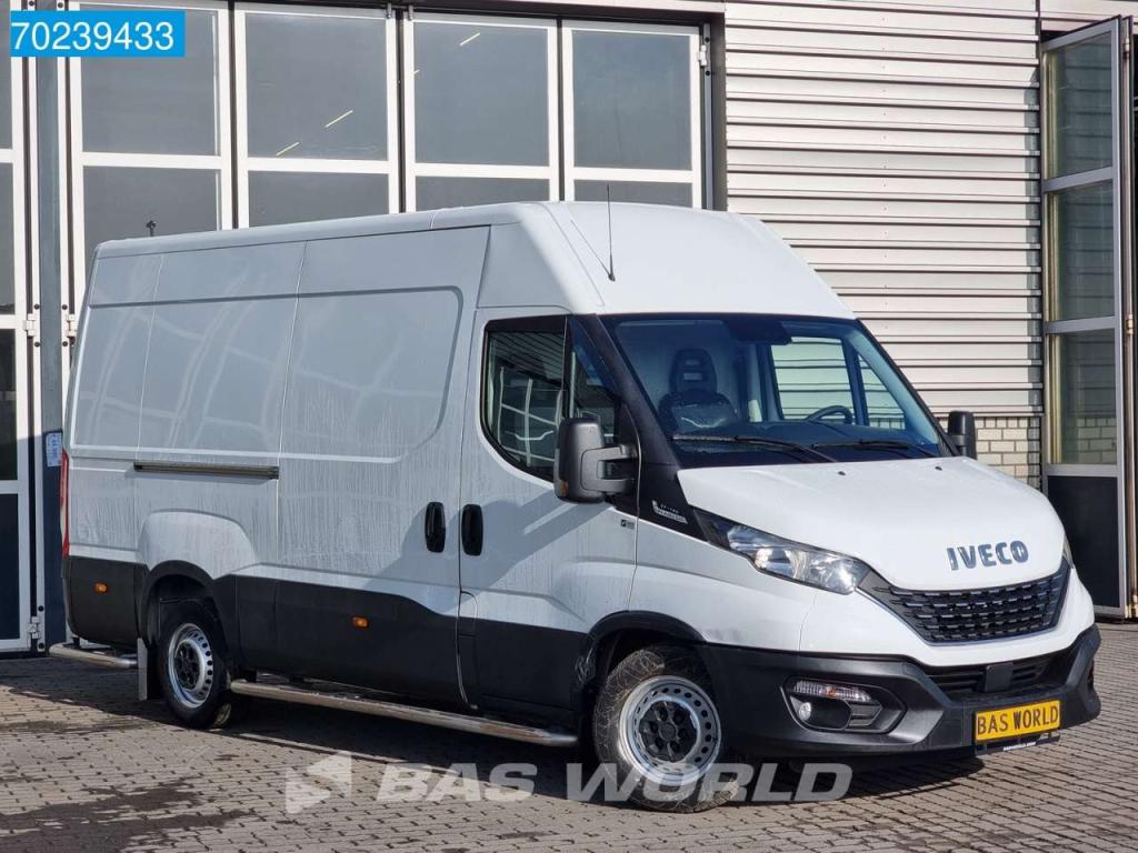 Iveco Daily 35S14 Automaat Nwe model L2H2 3500kg trekhaak Airco Cruise 12m3 Airco Trekhaak Cruise control Foto 3