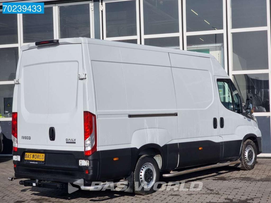 Iveco Daily 35S14 Automaat Nwe model L2H2 3500kg trekhaak Airco Cruise 12m3 Airco Trekhaak Cruise control Foto 5