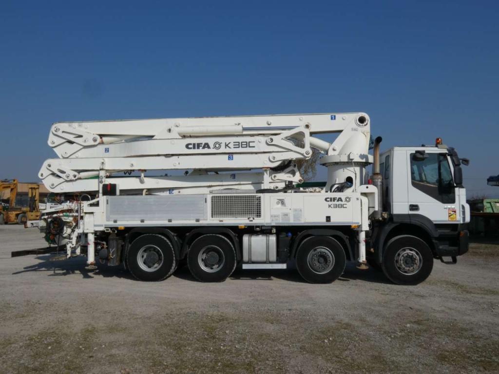 Iveco trakker 450 Foto 4