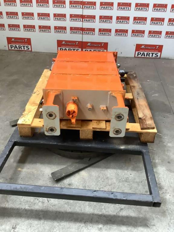 Serbatoio olio idraulico per Hitachi ZX135 US-7 Foto 4