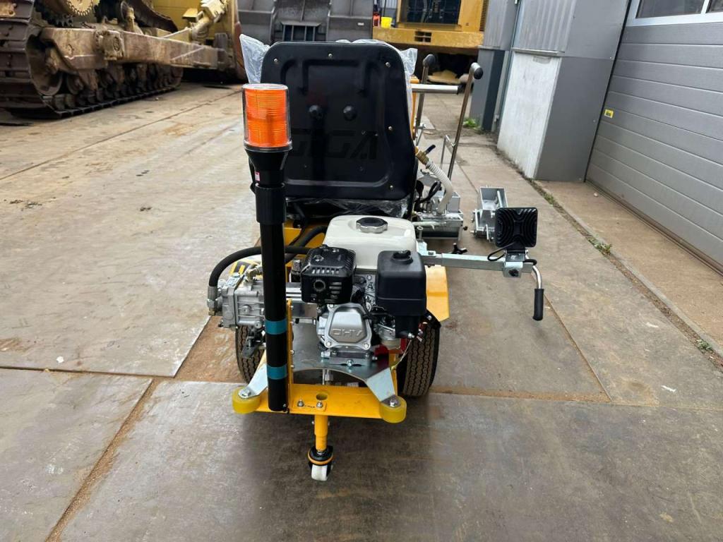 Giga Power 860 Road Marking Machine Foto 14