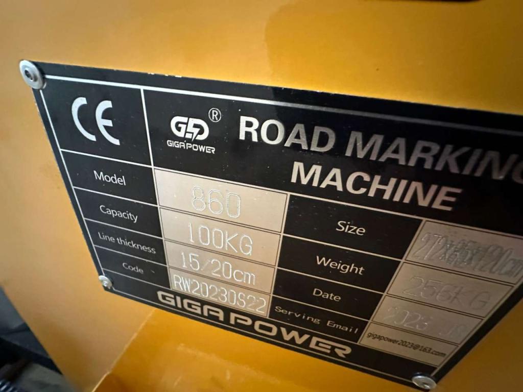 Giga Power 860 Road Marking Machine Foto 16