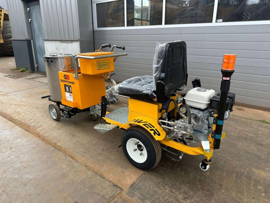 Giga Power 860 Road Marking Machine Foto 2