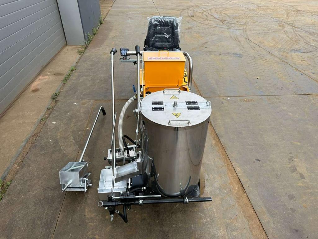 Giga Power 860 Road Marking Machine Foto 7