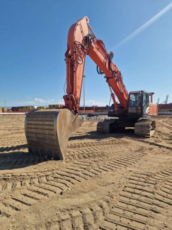 Hitachi ZX350LC-5B Foto 1
