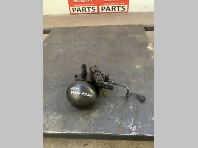 Distributore freni per Hitachi ZW250-6 in vendita da Massucco T. Srl Area Ricambi