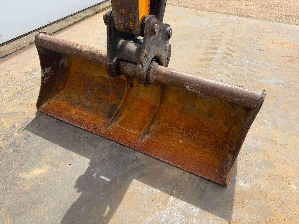 JCB 48Z-1 - Hammer Lines / Quick Coupler Foto 16
