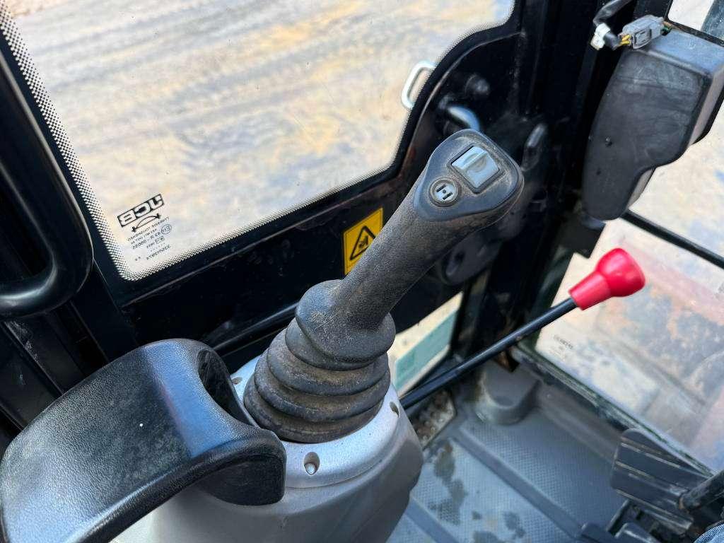 JCB 48Z-1 - Hammer Lines / Quick Coupler Foto 9