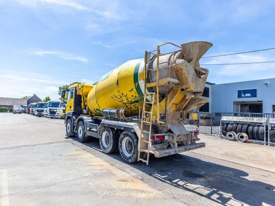 Man TGS 41.400 BB + LIEBHERR 10m3 Foto 6
