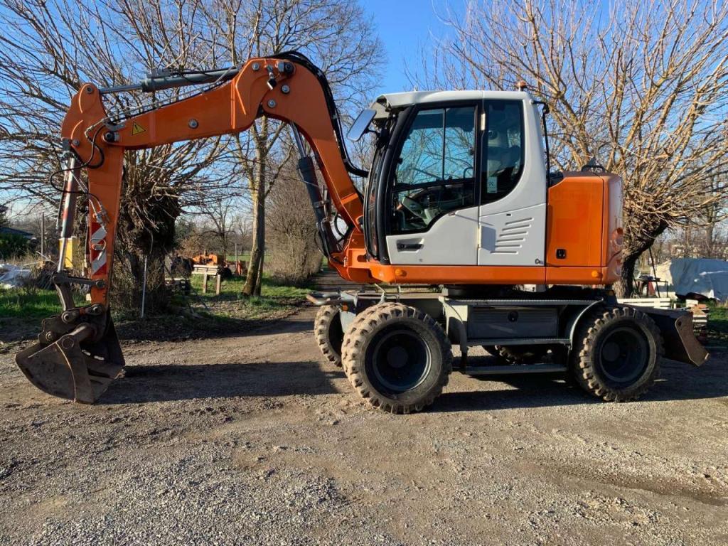 Liebherr A 910 COMPACT Foto 1