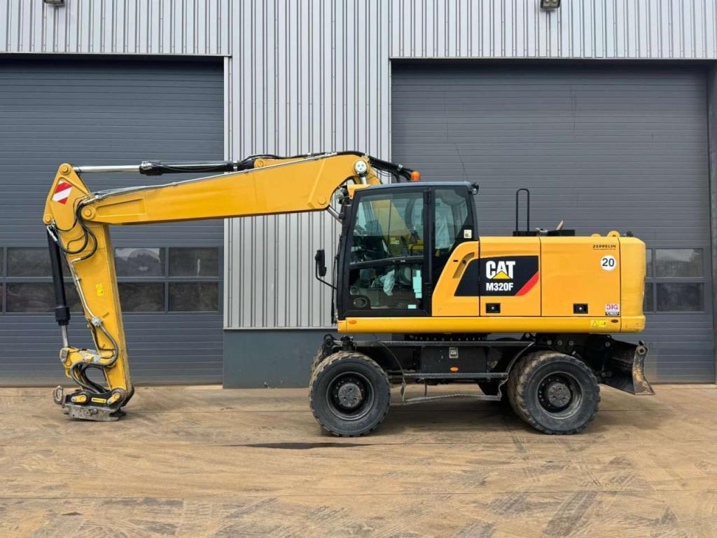 Caterpillar M320F Foto 1