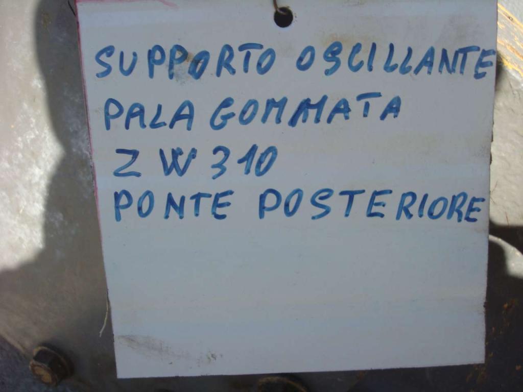 Supporto ponte posteriore per PALA GOMMATA ZW310 Foto 2