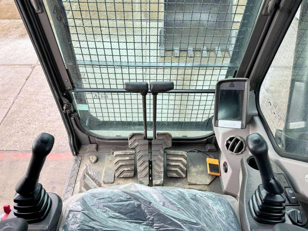 Volvo EC220D - New / Unused / 2025 Model Foto 8